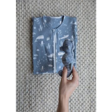 LD4822 Little Dutch pehme kõrisev merihobune Ocean Blue-5