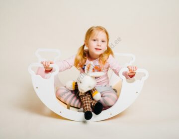 Laste kiiga-kaaga põrandakiik