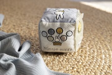 Little Dutch pehme tegevuskuubik "Miffy Fluffy"