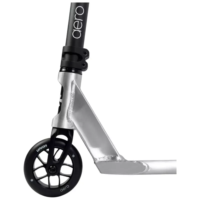 union-aero-s-scooter-black-raw_2-medium-1