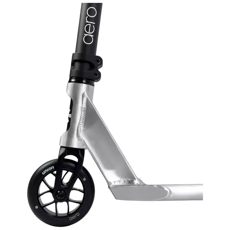 union-aero-s-scooter-black-raw_2-medium