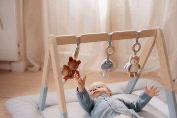Игровая дуга Little Dutch с подвесными игрушками «Forest Friends» FSC